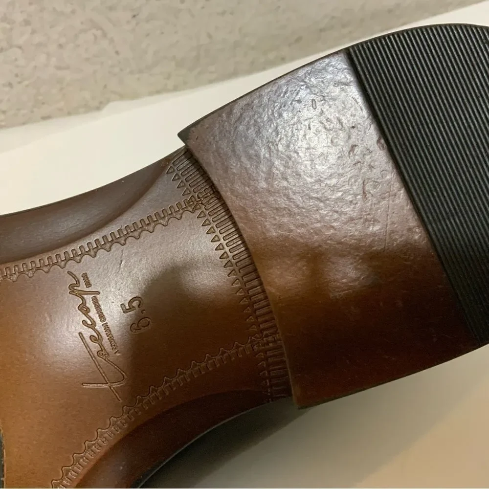 NWOT Toecap Combatant Gentlemen brand shoe.  Size 6.5